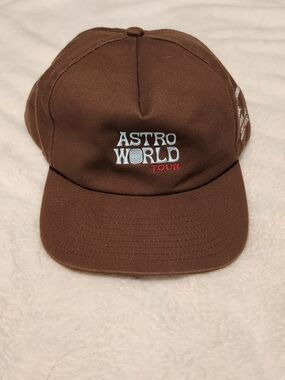 Used Travis Scott Astroworld 2019 Tour Snapback Hat Brown